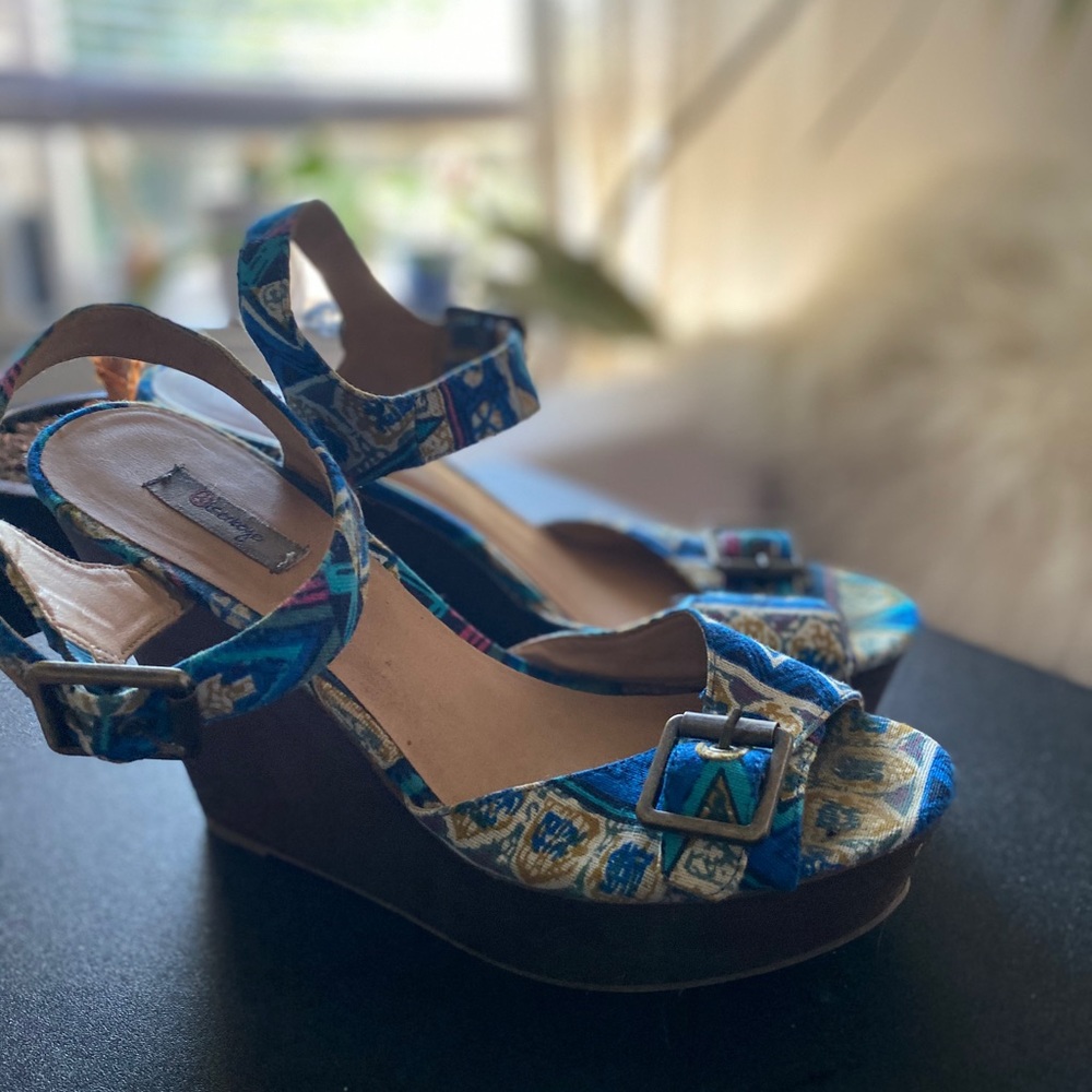 💙💛CUTE PATTERNED platform wedge